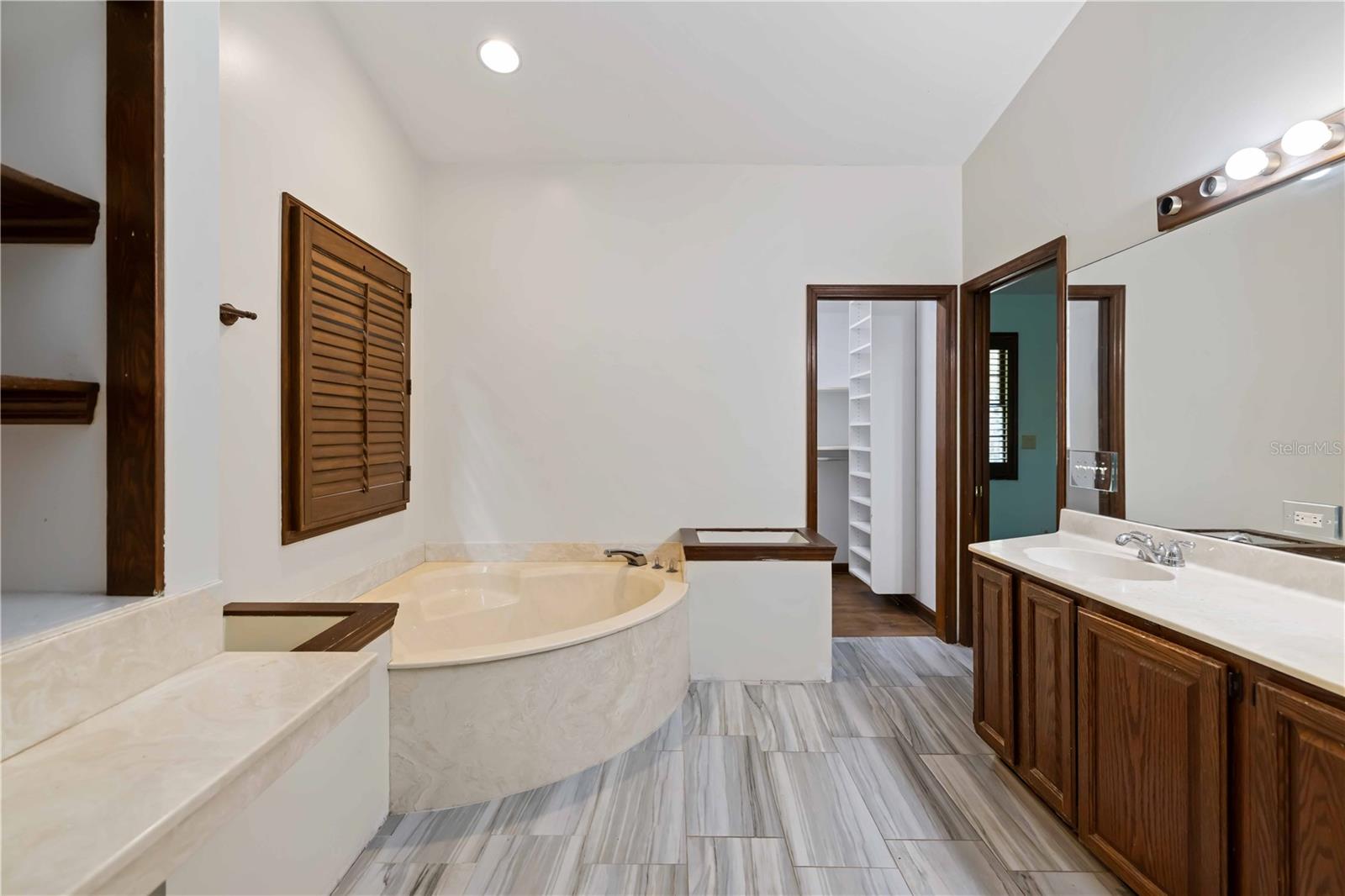 7535 CASTLE DR, SARASOTA, FL, 34240