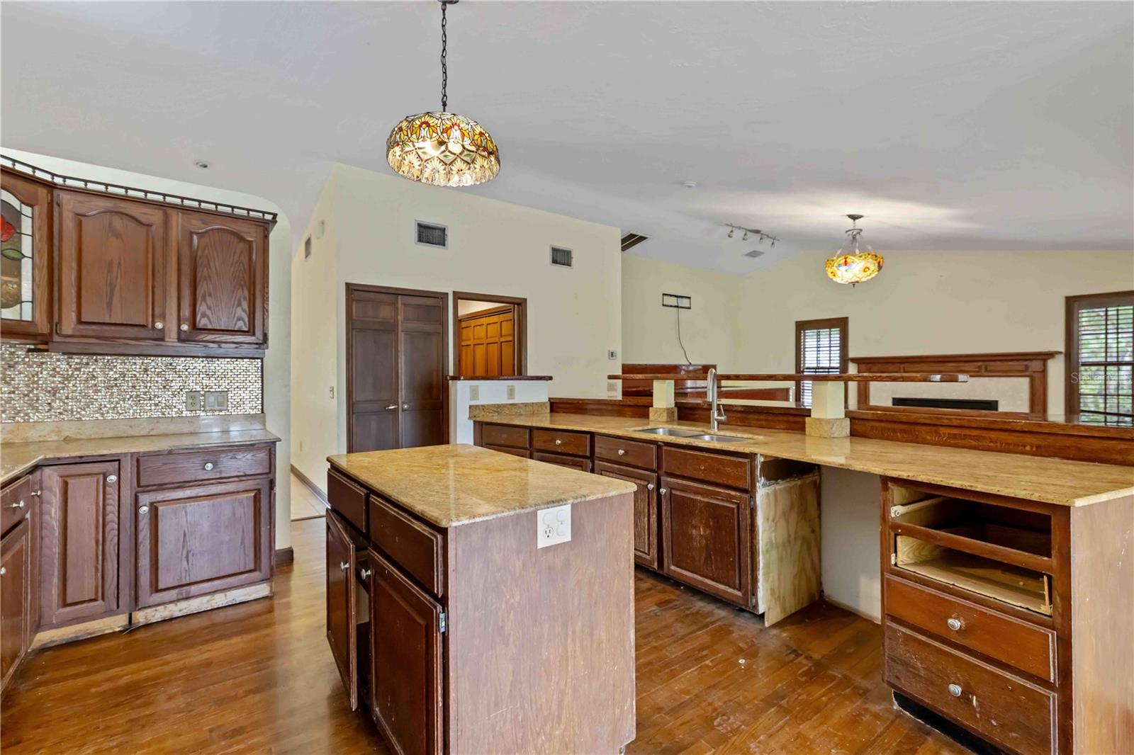 7535 CASTLE DR, SARASOTA, FL, 34240
