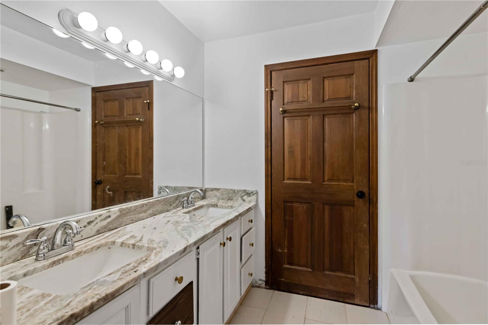 7535 CASTLE DR, SARASOTA, FL, 34240
