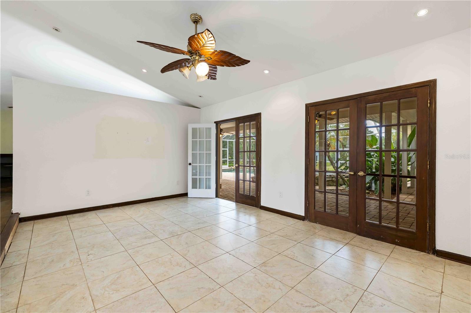 7535 CASTLE DR, SARASOTA, FL, 34240