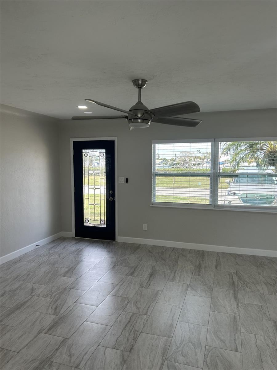 717 SUNSET CV, MADEIRA BEACH, FL, 33708