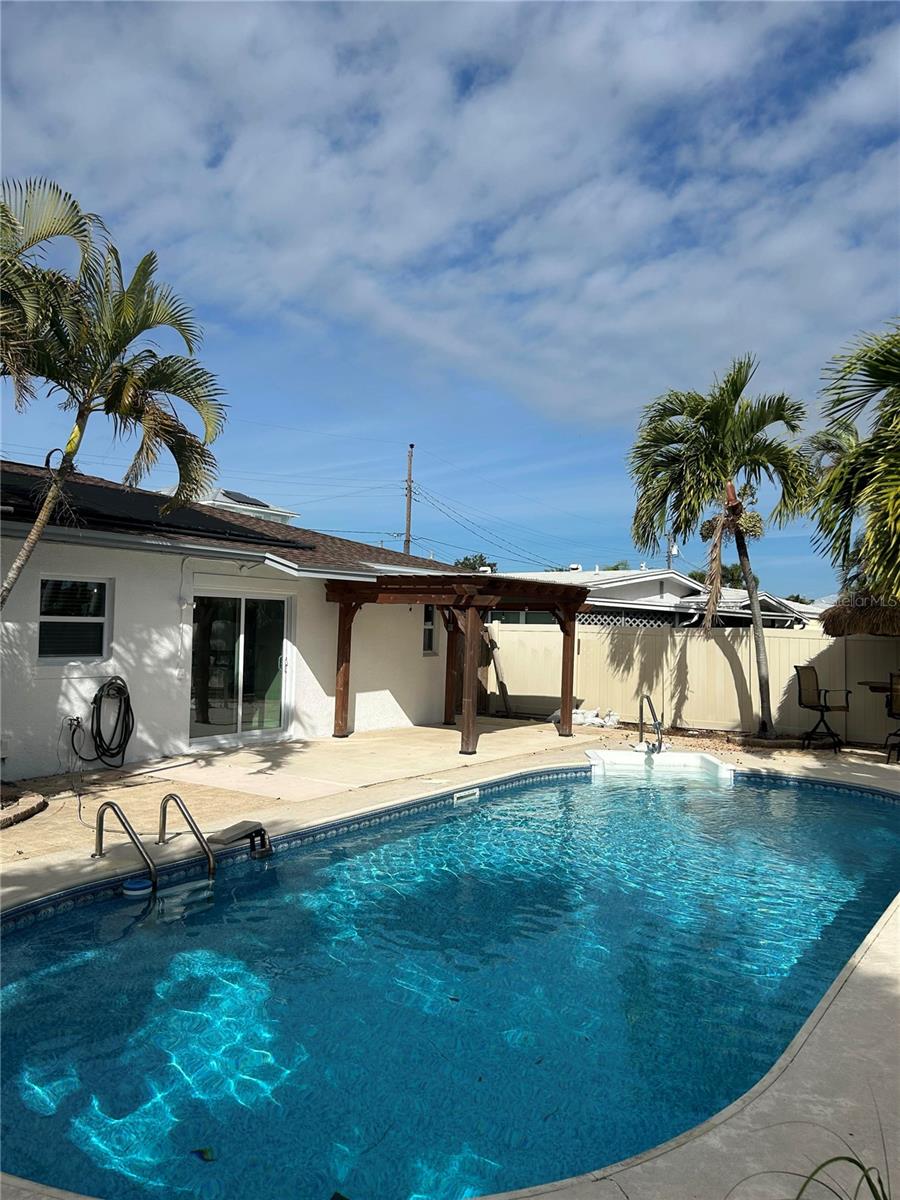 717 SUNSET CV, MADEIRA BEACH, FL, 33708