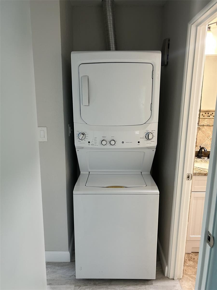 717 SUNSET CV, MADEIRA BEACH, FL, 33708