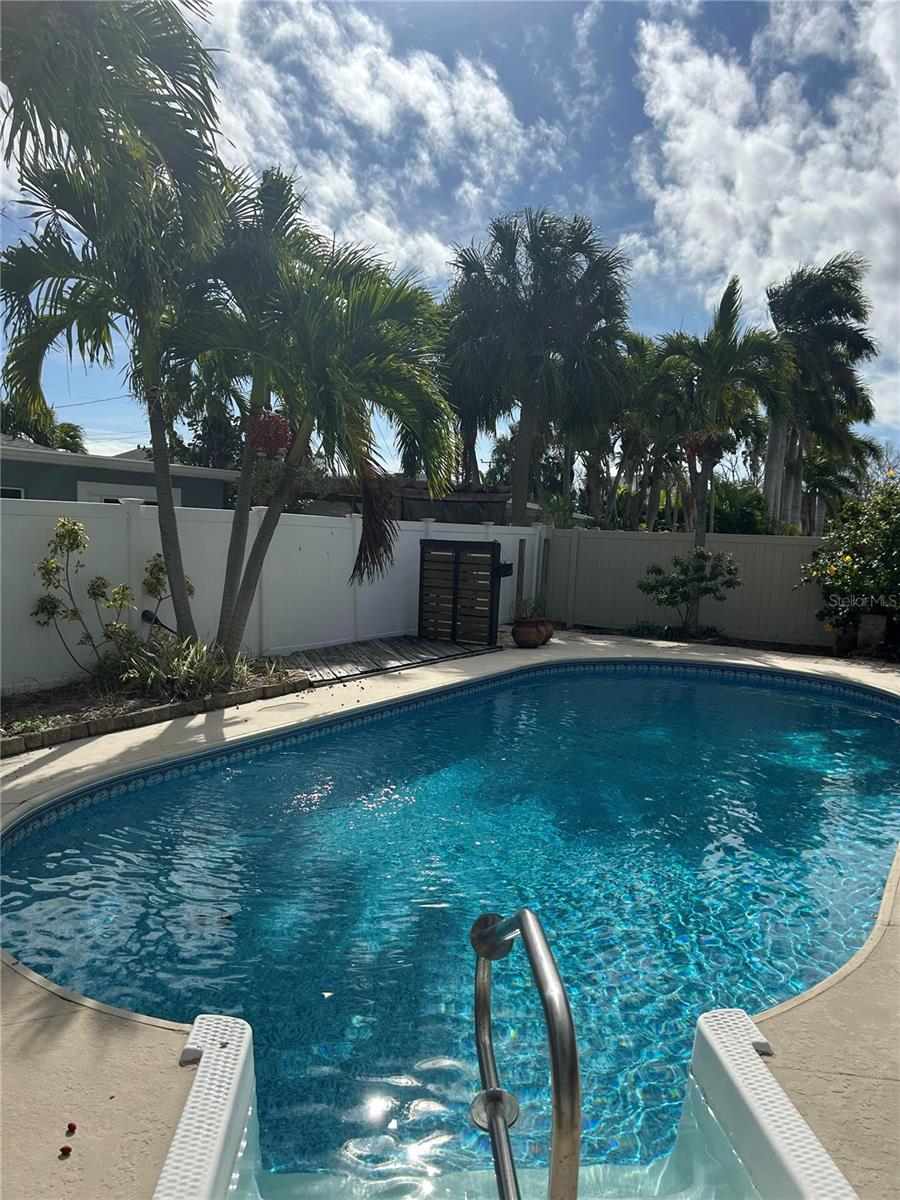 717 SUNSET CV, MADEIRA BEACH, FL, 33708