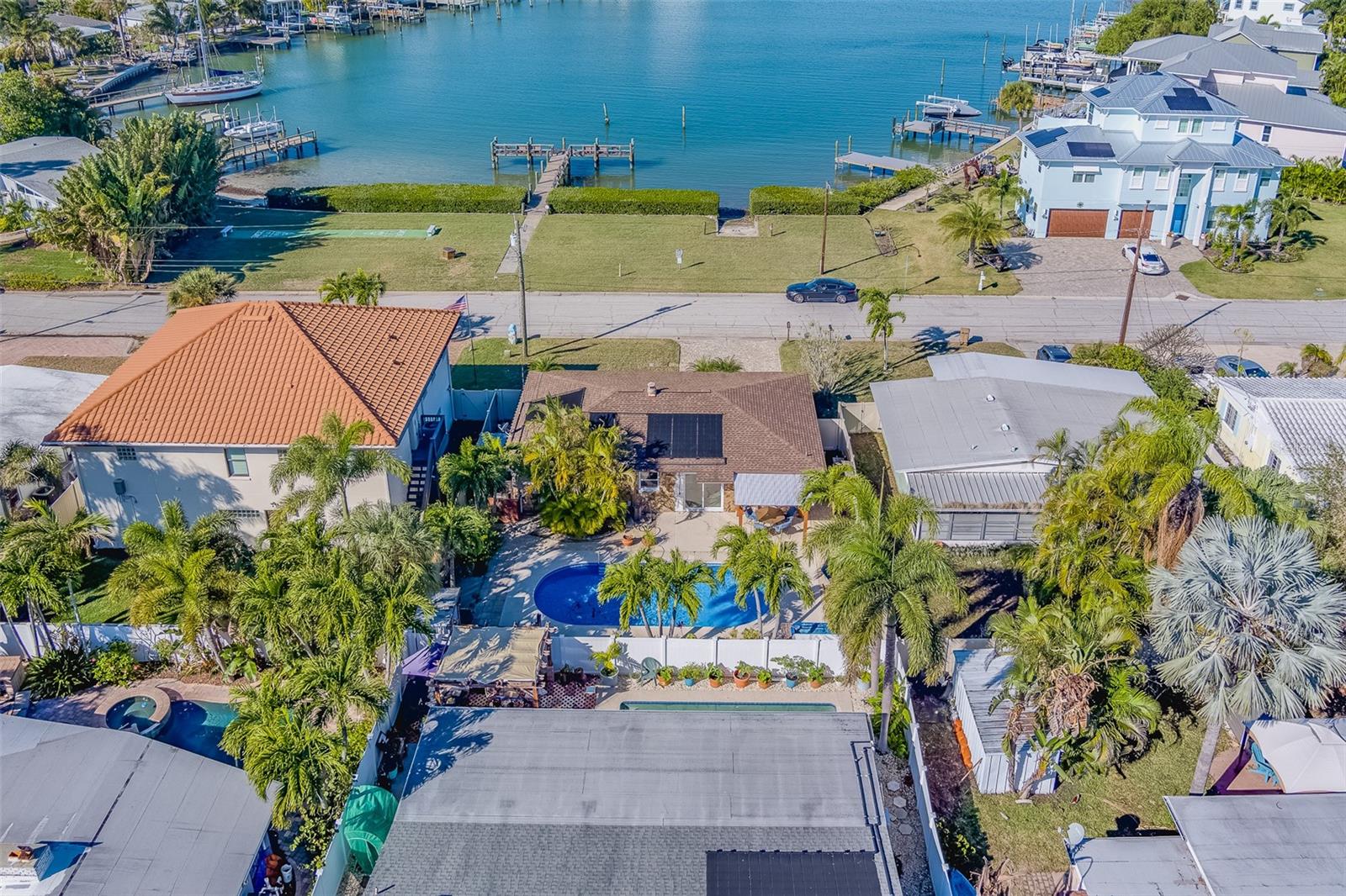 717 SUNSET CV, MADEIRA BEACH, FL, 33708