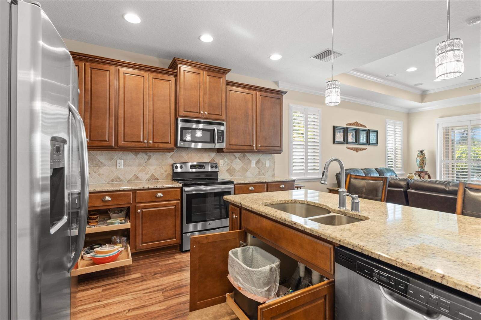 2346 OAKLEY GREEN DR, SUN CITY CENTER, FL, 33573