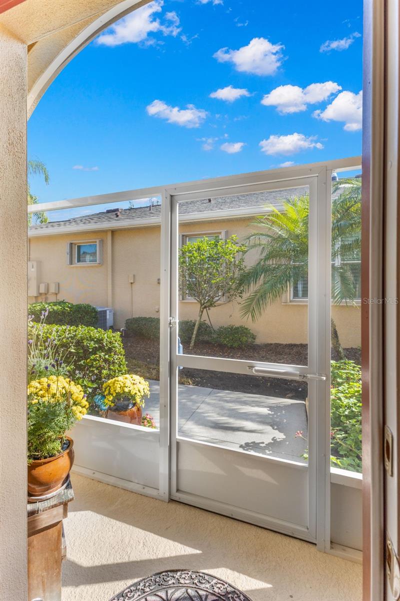 2346 OAKLEY GREEN DR, SUN CITY CENTER, FL, 33573