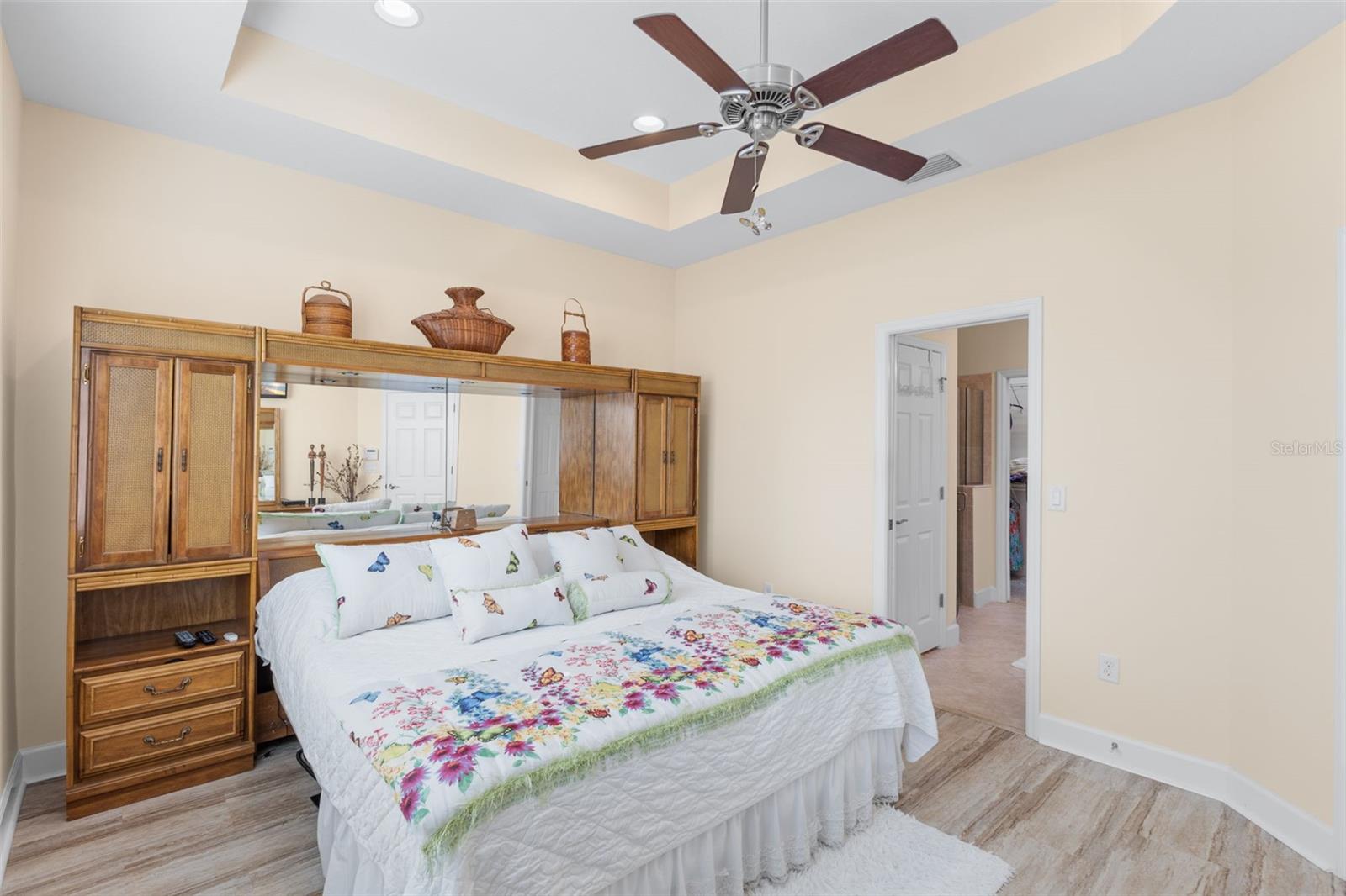 2346 OAKLEY GREEN DR, SUN CITY CENTER, FL, 33573