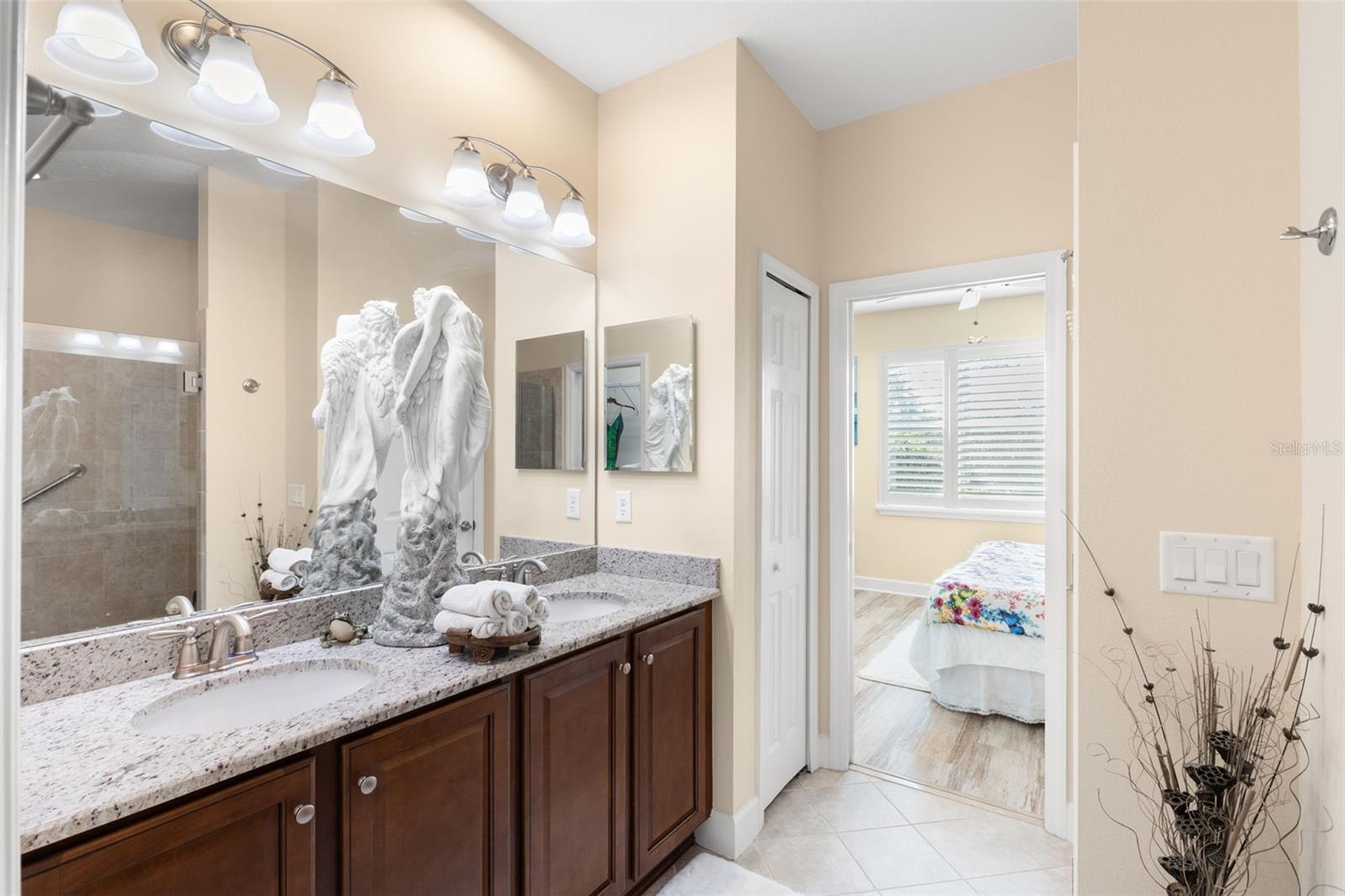 2346 OAKLEY GREEN DR, SUN CITY CENTER, FL, 33573