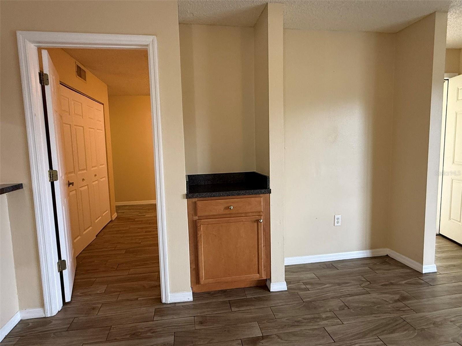 221 LAKE BROOK CIR #203, BRANDON, FL, 33511