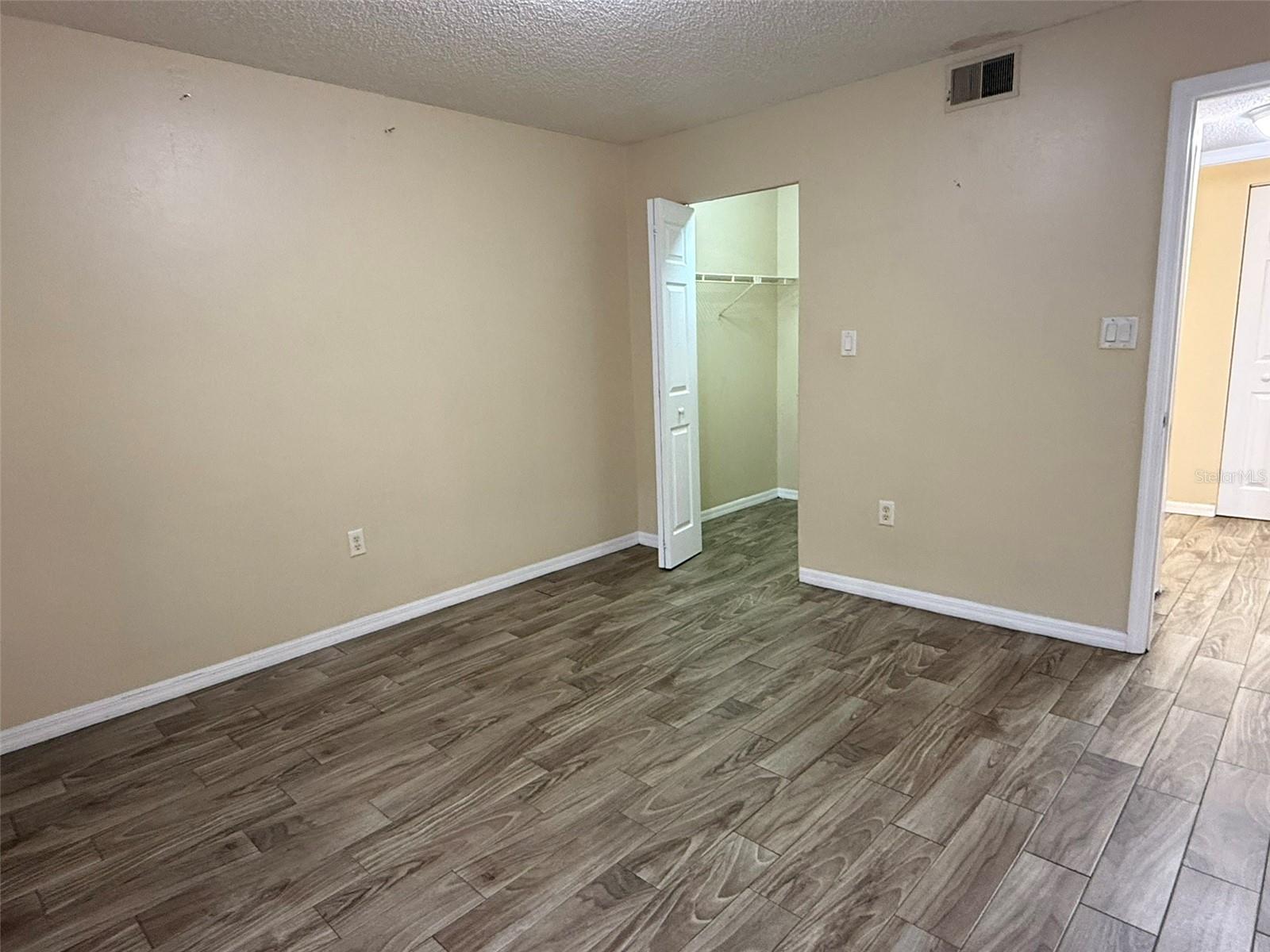 221 LAKE BROOK CIR #203, BRANDON, FL, 33511