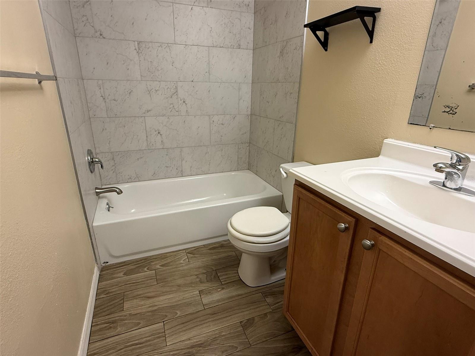 221 LAKE BROOK CIR #203, BRANDON, FL, 33511