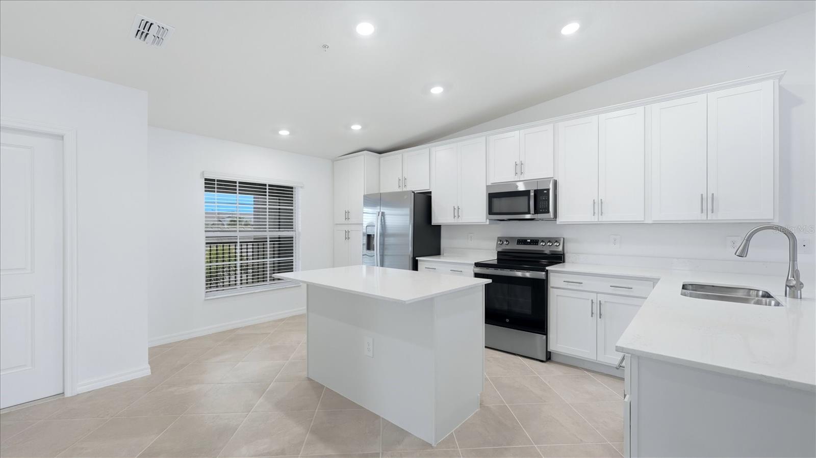 17475 OPAL SAND DR #208, VENICE, FL, 34293