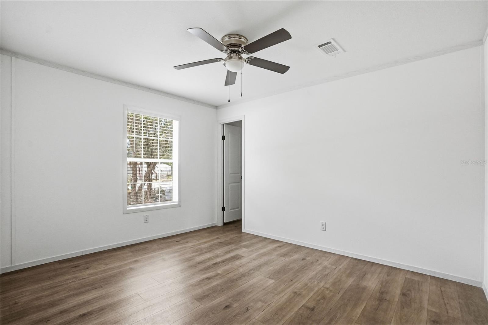 9533 ROUND LAKE DR, WEEKI WACHEE, FL, 34613