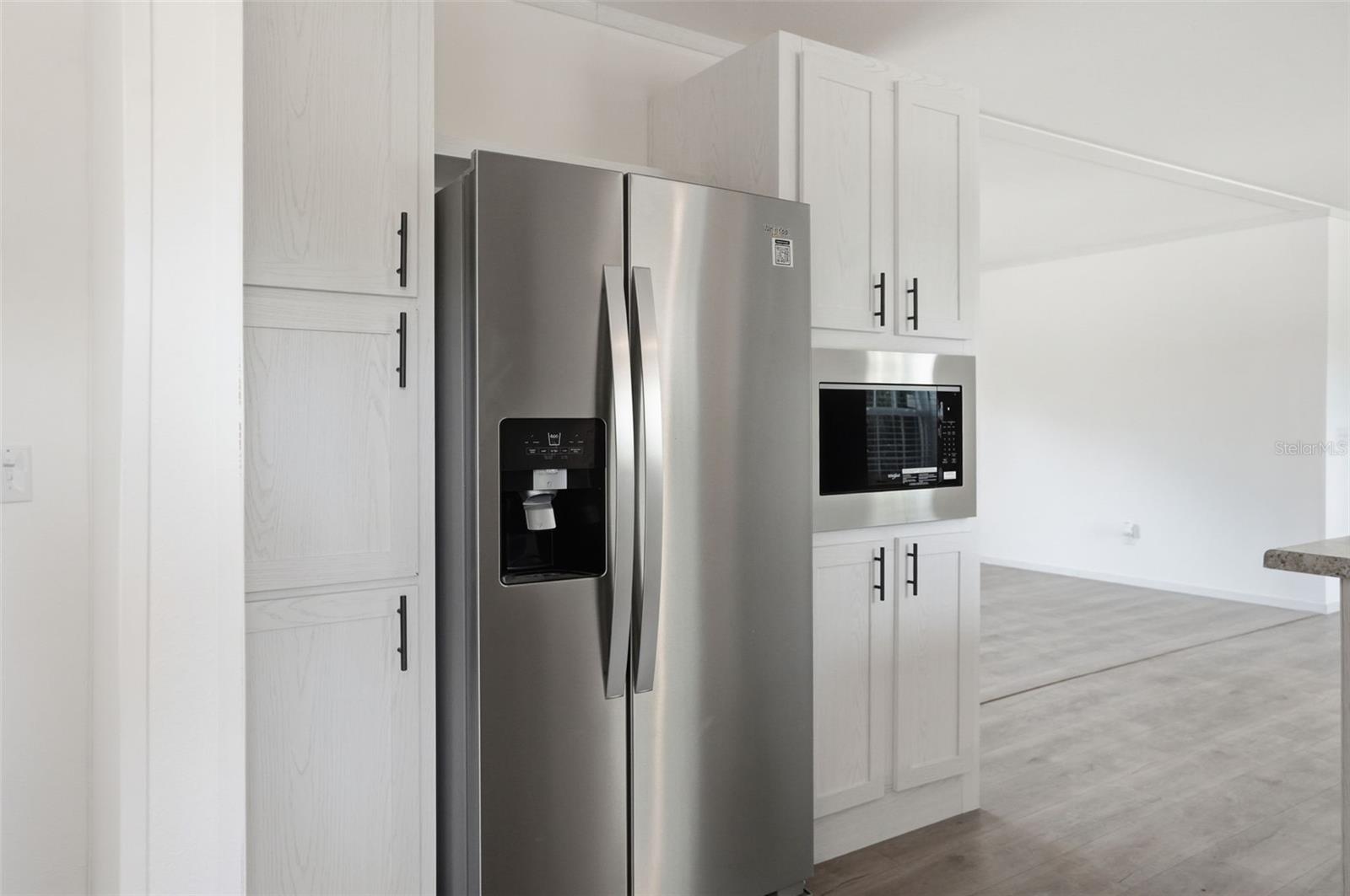 9533 ROUND LAKE DR, WEEKI WACHEE, FL, 34613