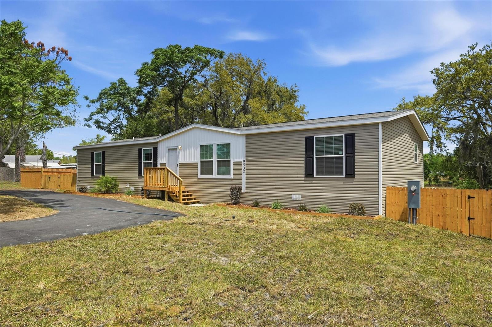 9533 ROUND LAKE DR, WEEKI WACHEE, FL, 34613