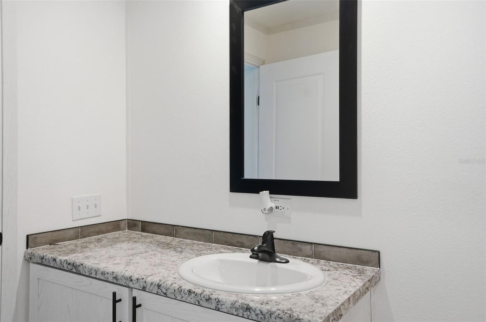 9533 ROUND LAKE DR, WEEKI WACHEE, FL, 34613