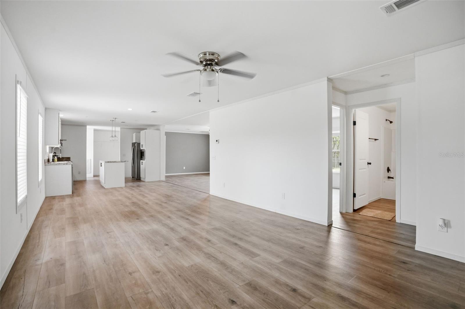 9533 ROUND LAKE DR, WEEKI WACHEE, FL, 34613