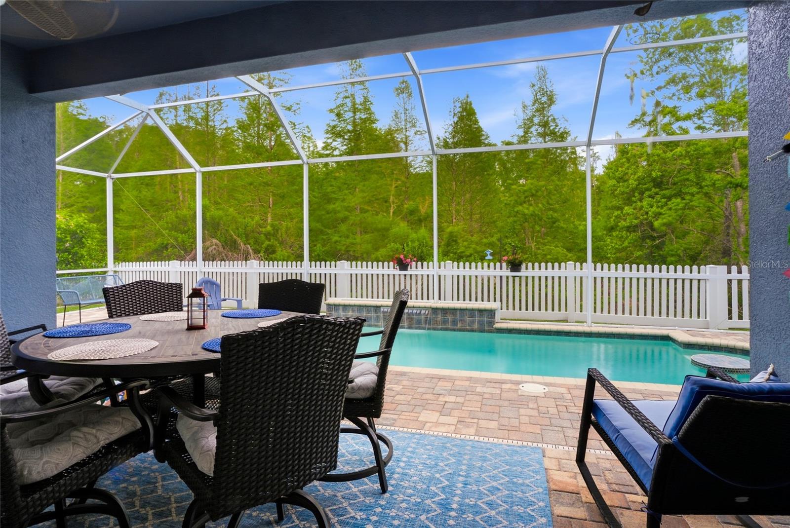 what an amazing lanai with so much covered space