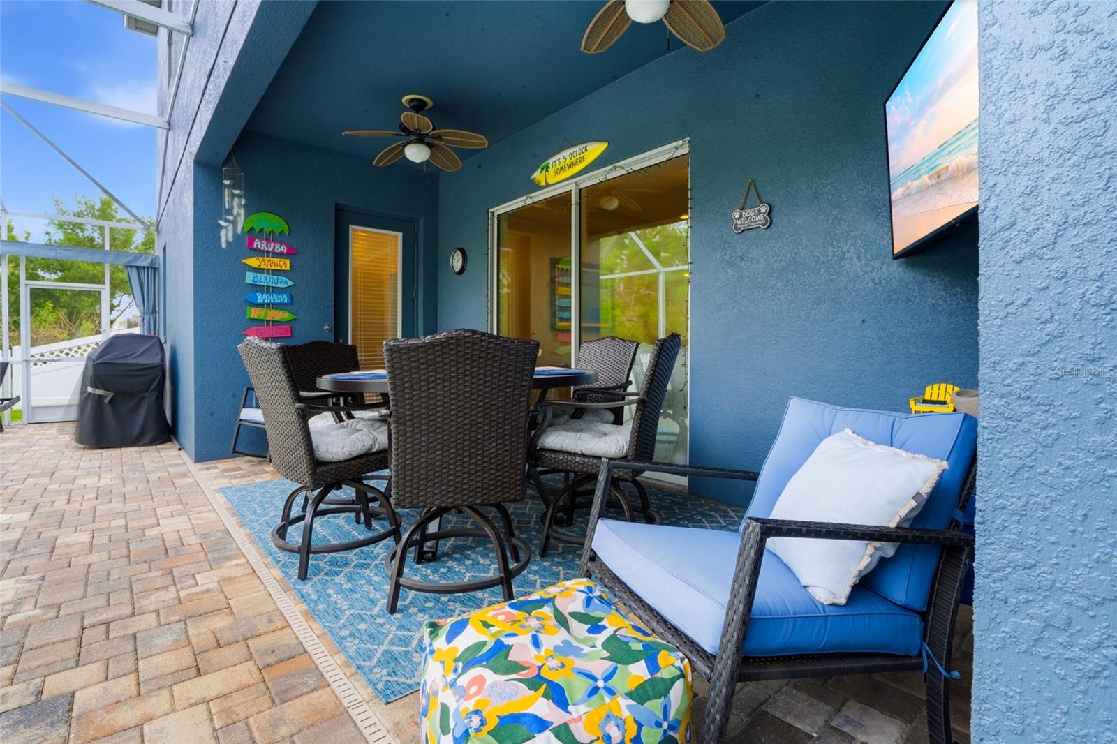 plenty of room to entertain out here