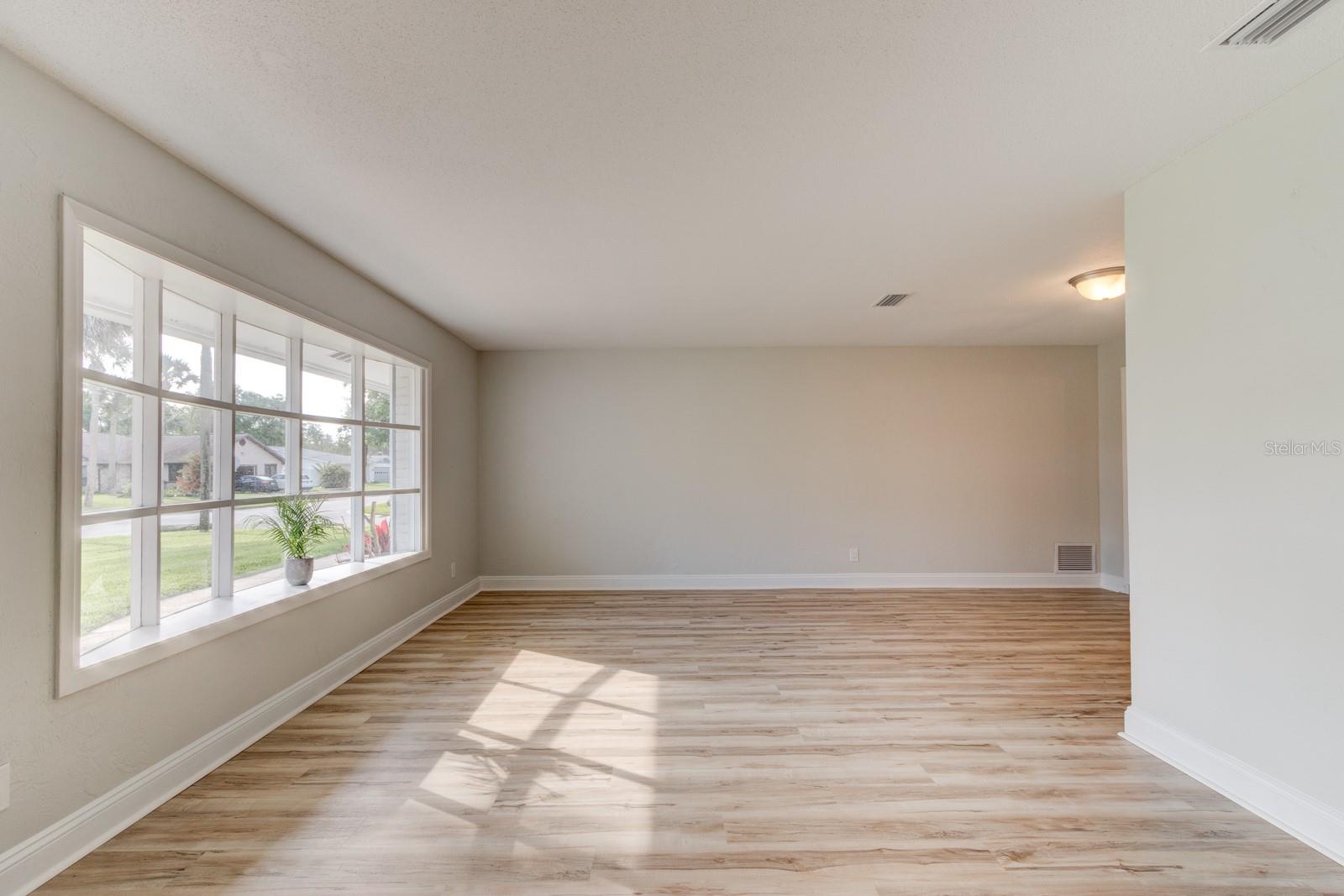 700 LINDENWOOD CIR E, ORMOND BEACH, FL, 32174