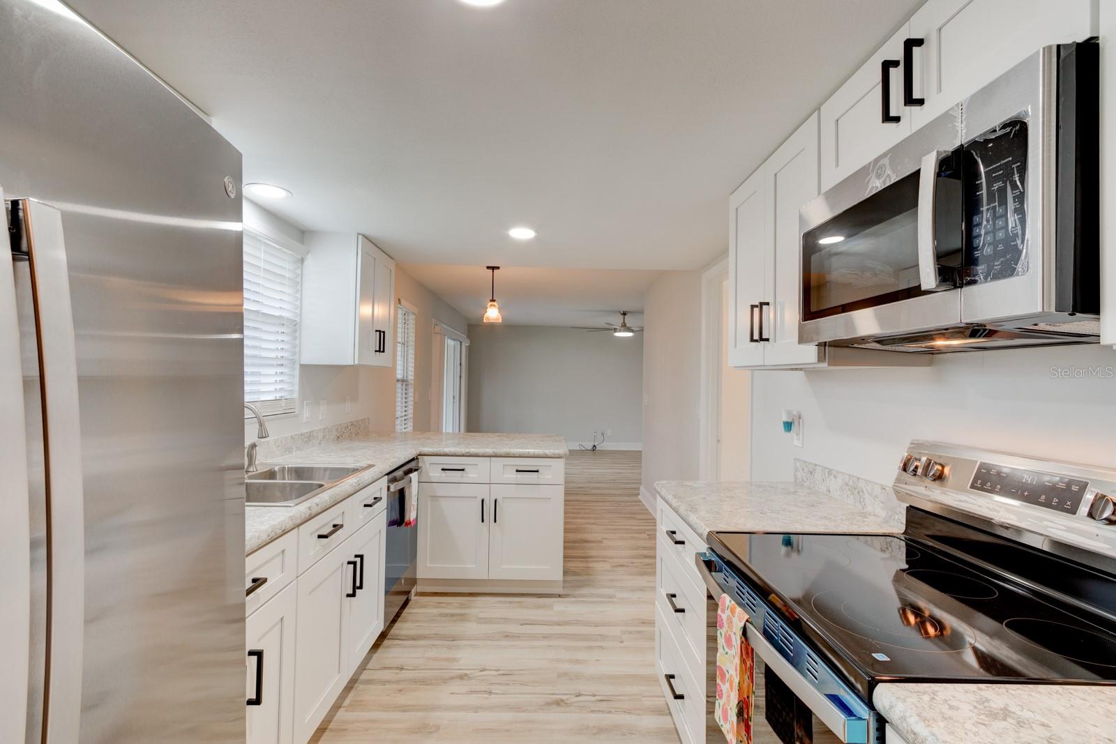 700 LINDENWOOD CIR E, ORMOND BEACH, FL, 32174