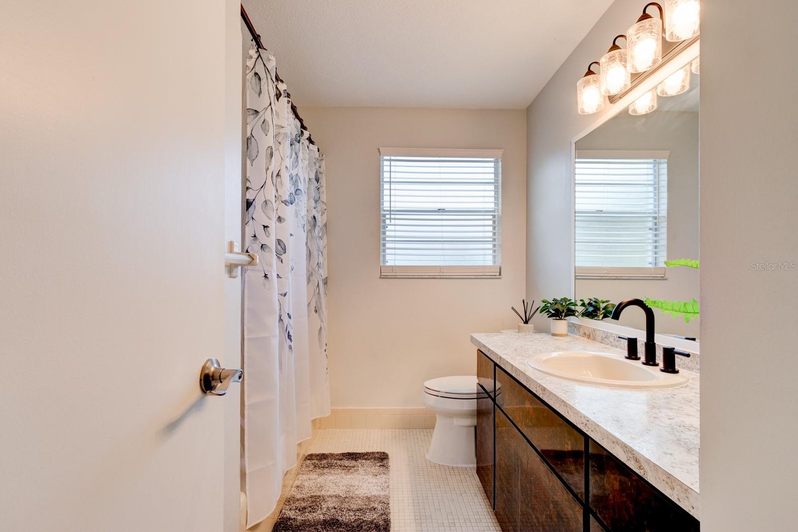 700 LINDENWOOD CIR E, ORMOND BEACH, FL, 32174