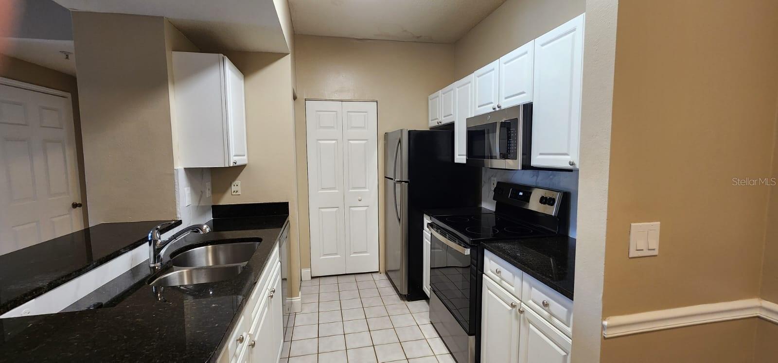 2015 RESTON RD #2211, ORLANDO, FL, 32837