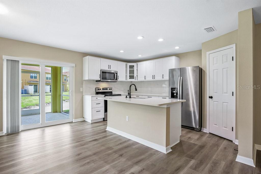 10831 JOHANNA AVE, RIVERVIEW, FL, 33578