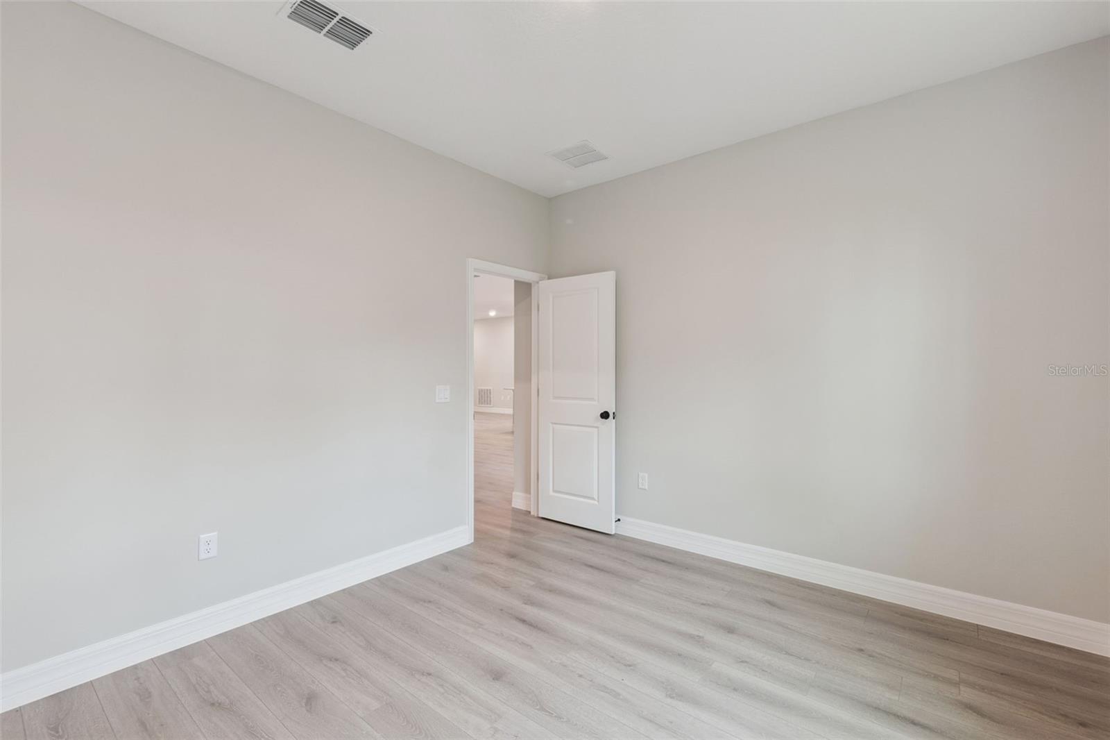 42875 HONEYSUCKLE ST, EUSTIS, FL, 32736