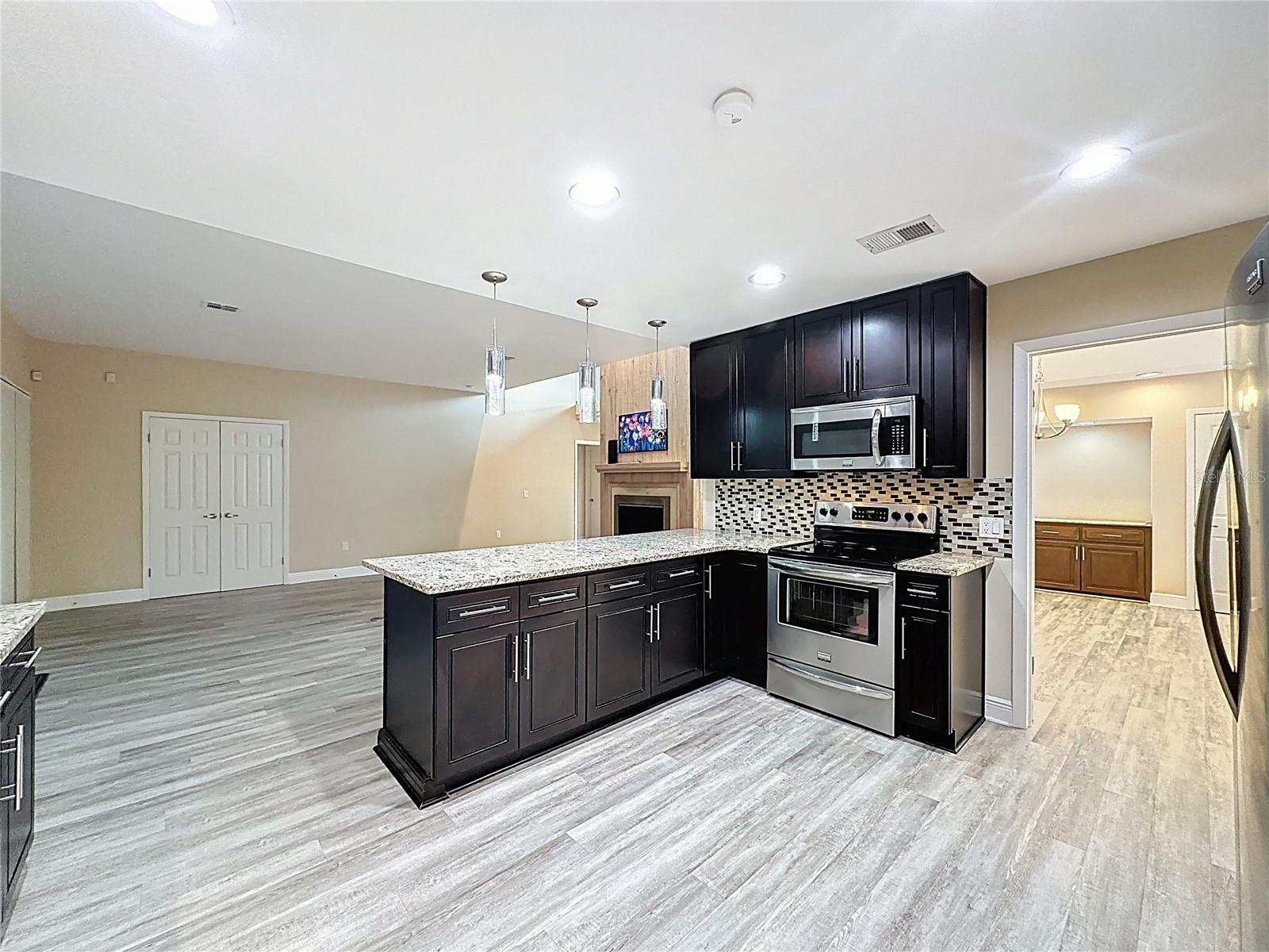 6846 LAKE VIEW DR, YALAHA, FL, 34797