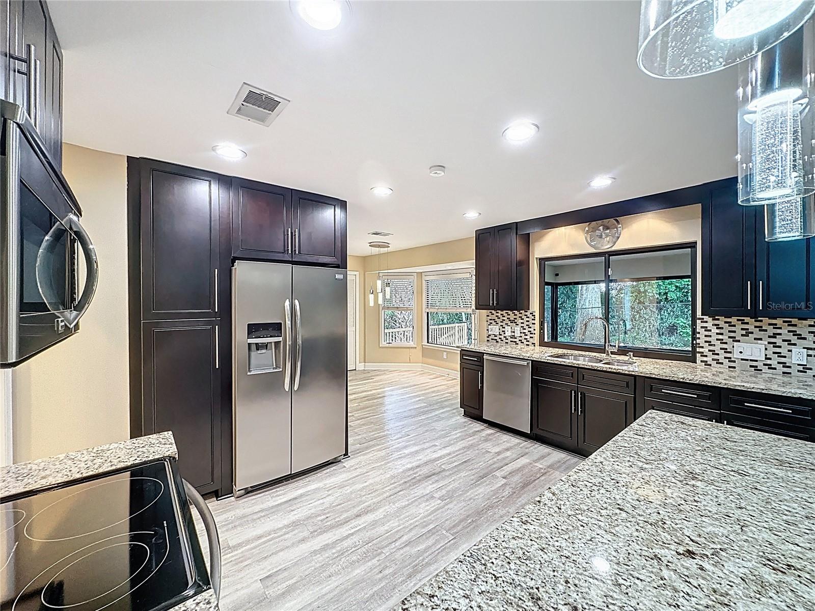 6846 LAKE VIEW DR, YALAHA, FL, 34797