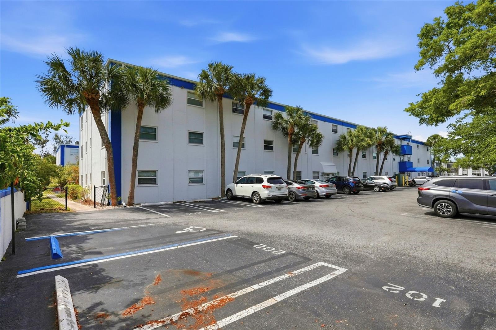 350 79TH AVE N #122, ST PETERSBURG, FL, 33702