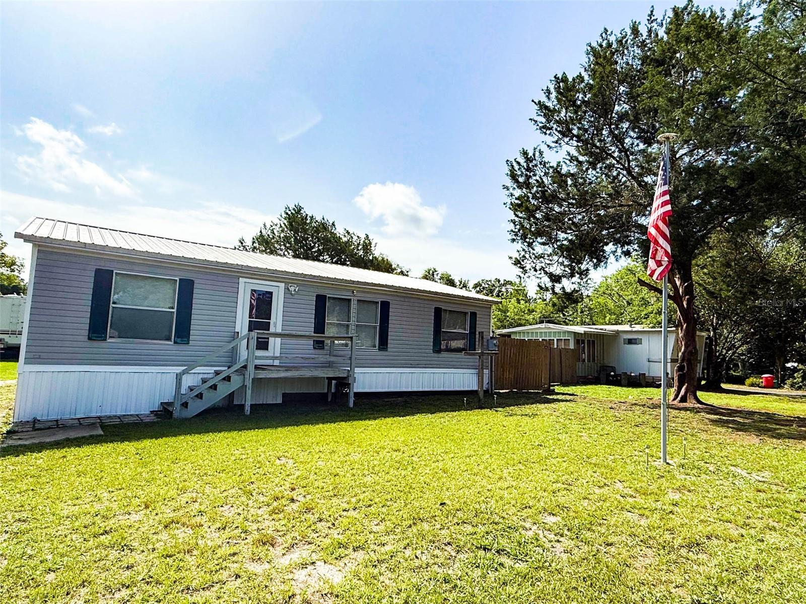 104 WATERWAY AVE, SATSUMA, FL, 32189