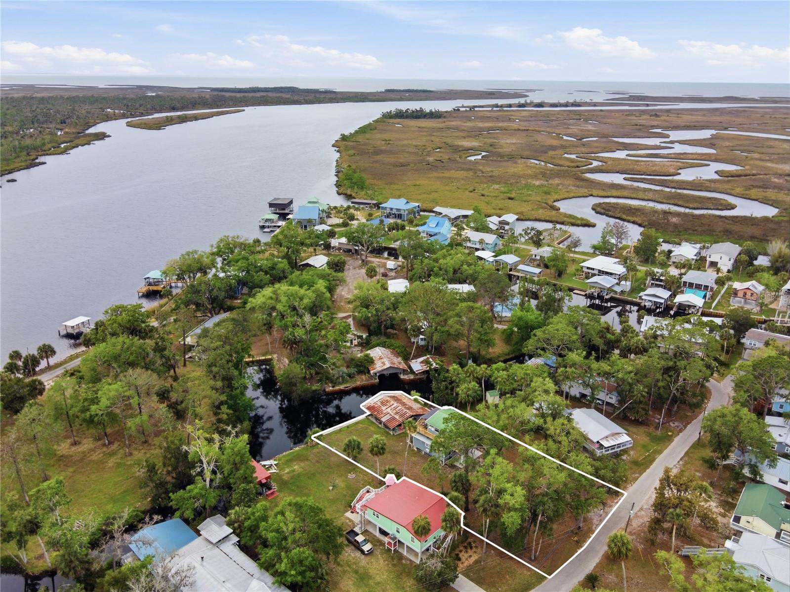 547 SE 205TH ST, SUWANNEE, FL, 32692
