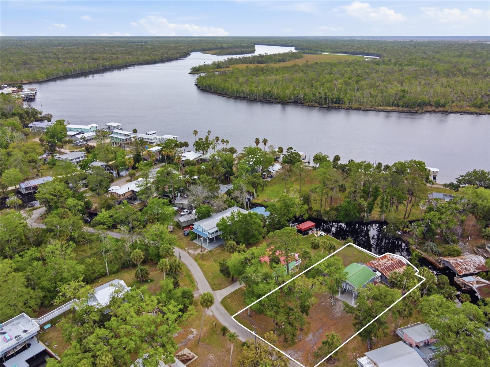 547 SE 205TH ST, SUWANNEE, FL, 32692