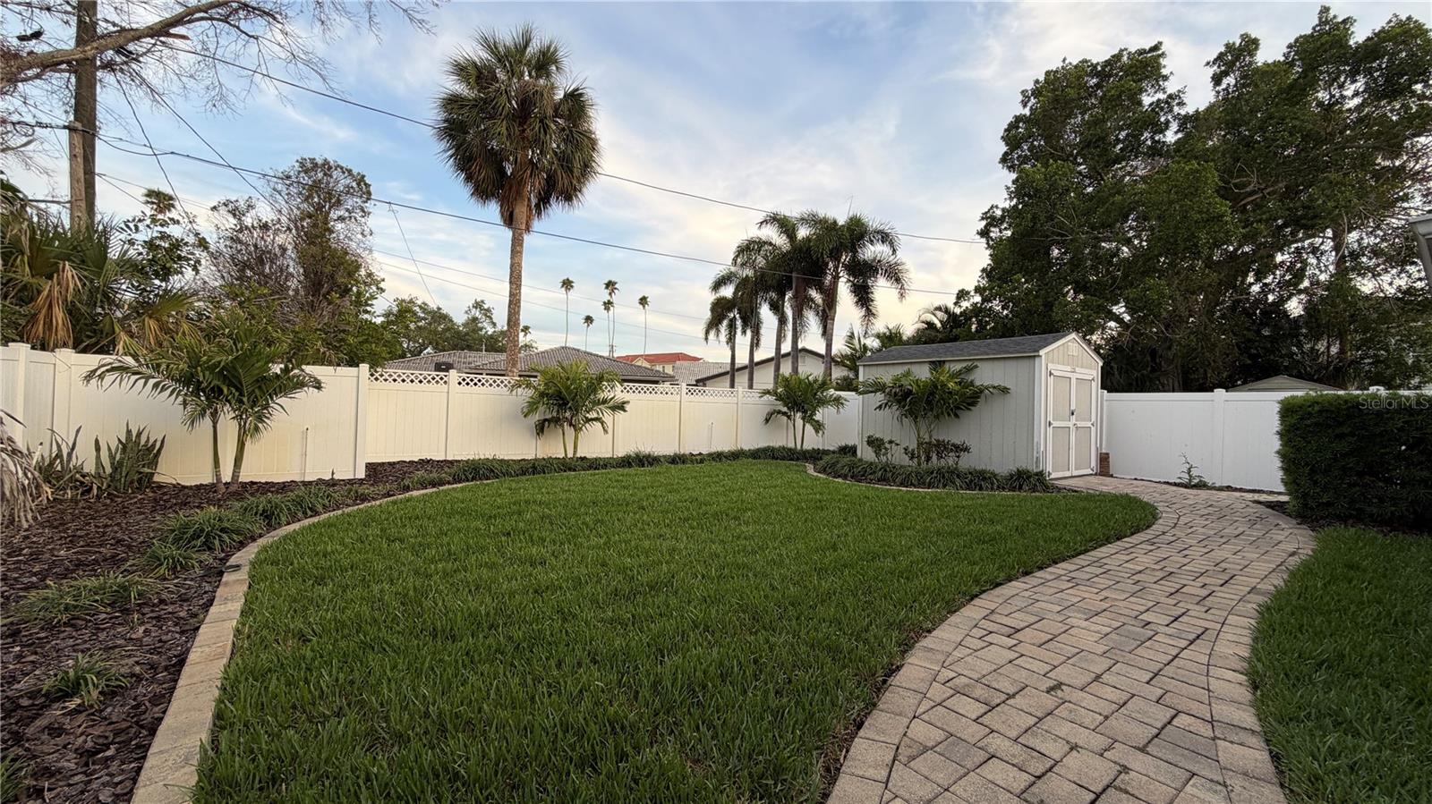 3435 OVERLOOK DR NE, ST PETERSBURG, FL, 33703