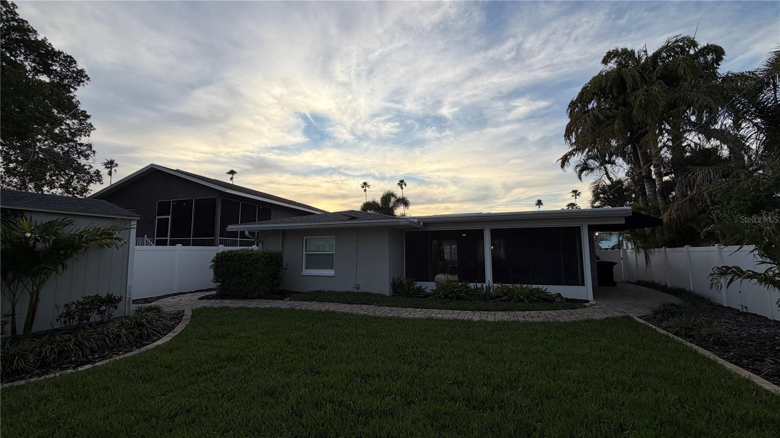 3435 OVERLOOK DR NE, ST PETERSBURG, FL, 33703