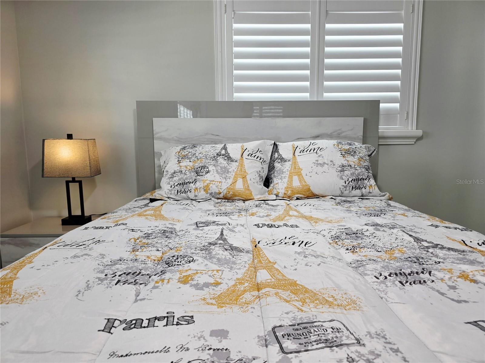 3435 OVERLOOK DR NE, ST PETERSBURG, FL, 33703