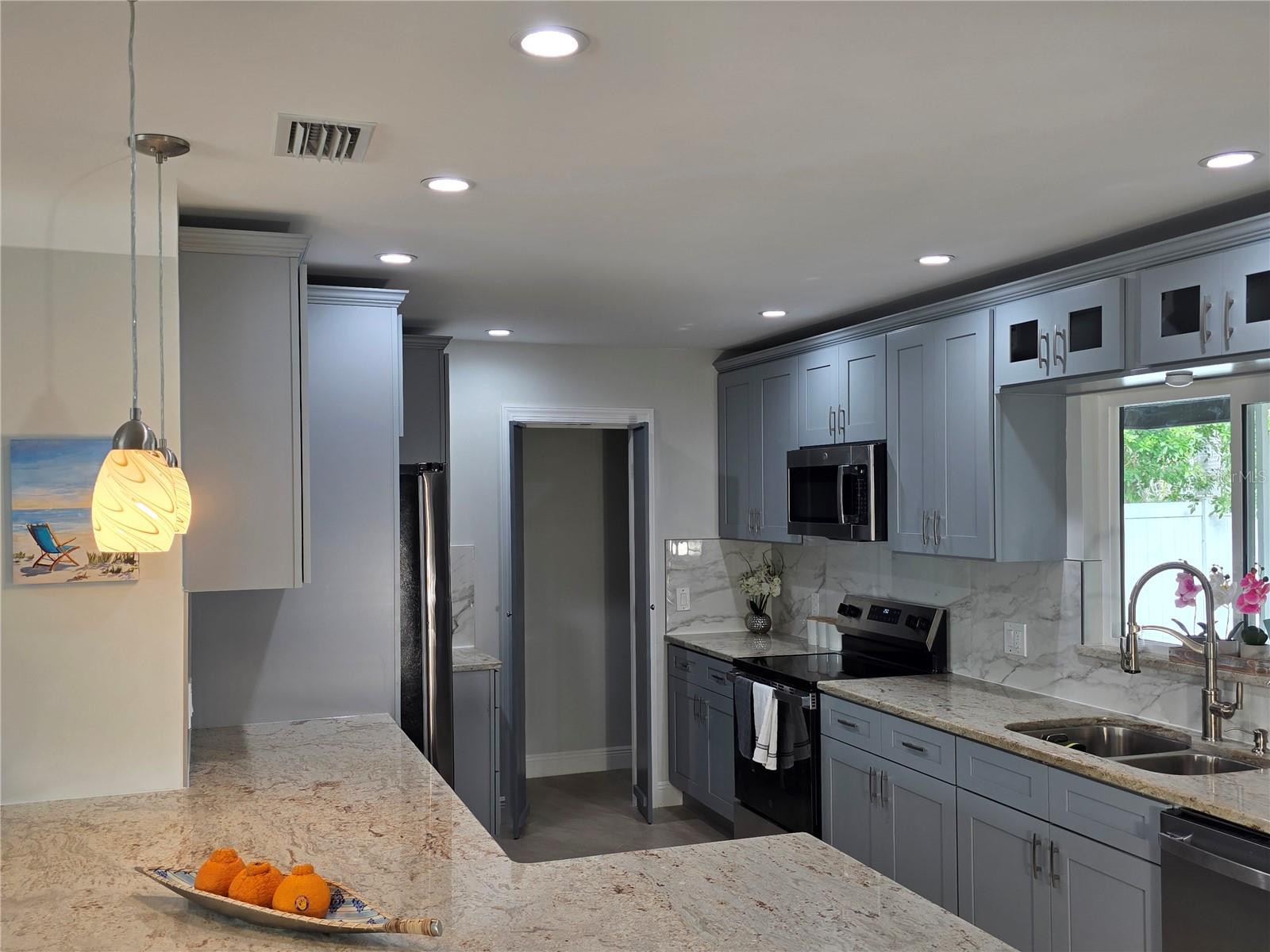 3435 OVERLOOK DR NE, ST PETERSBURG, FL, 33703