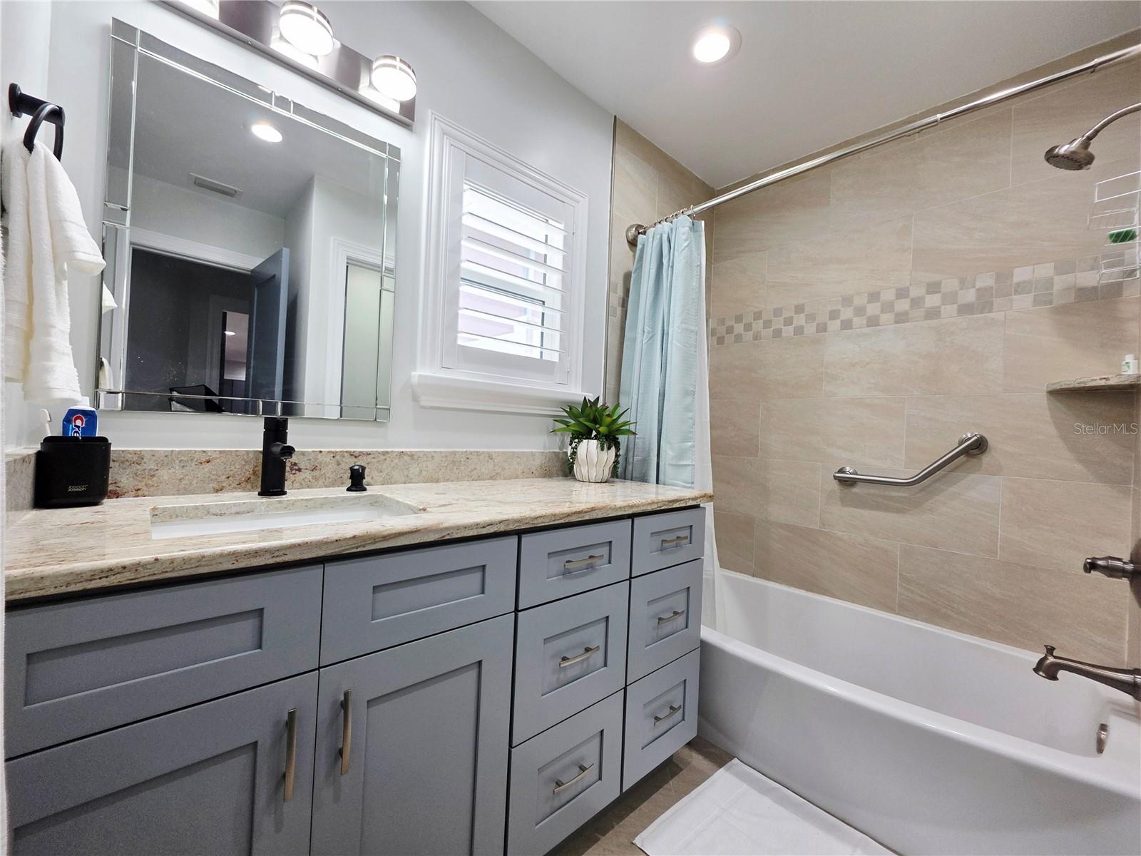 3435 OVERLOOK DR NE, ST PETERSBURG, FL, 33703