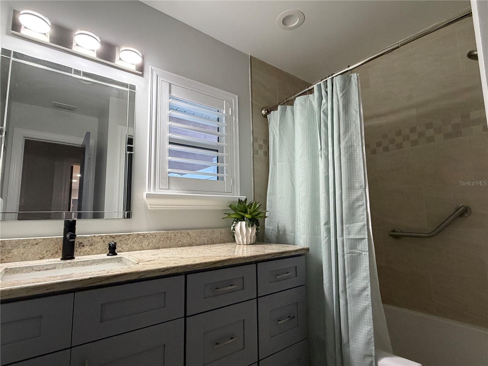 3435 OVERLOOK DR NE, ST PETERSBURG, FL, 33703