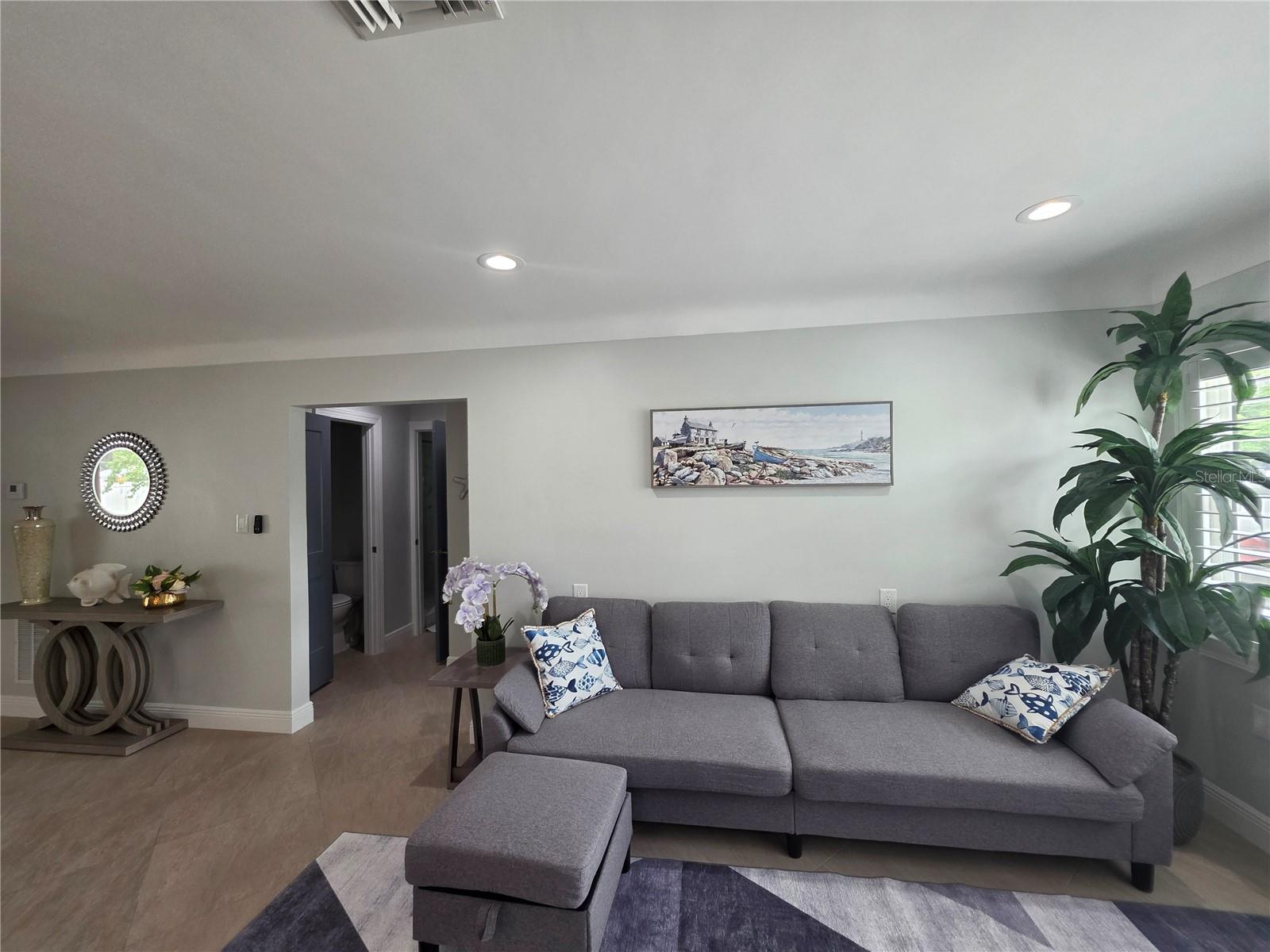 3435 OVERLOOK DR NE, ST PETERSBURG, FL, 33703