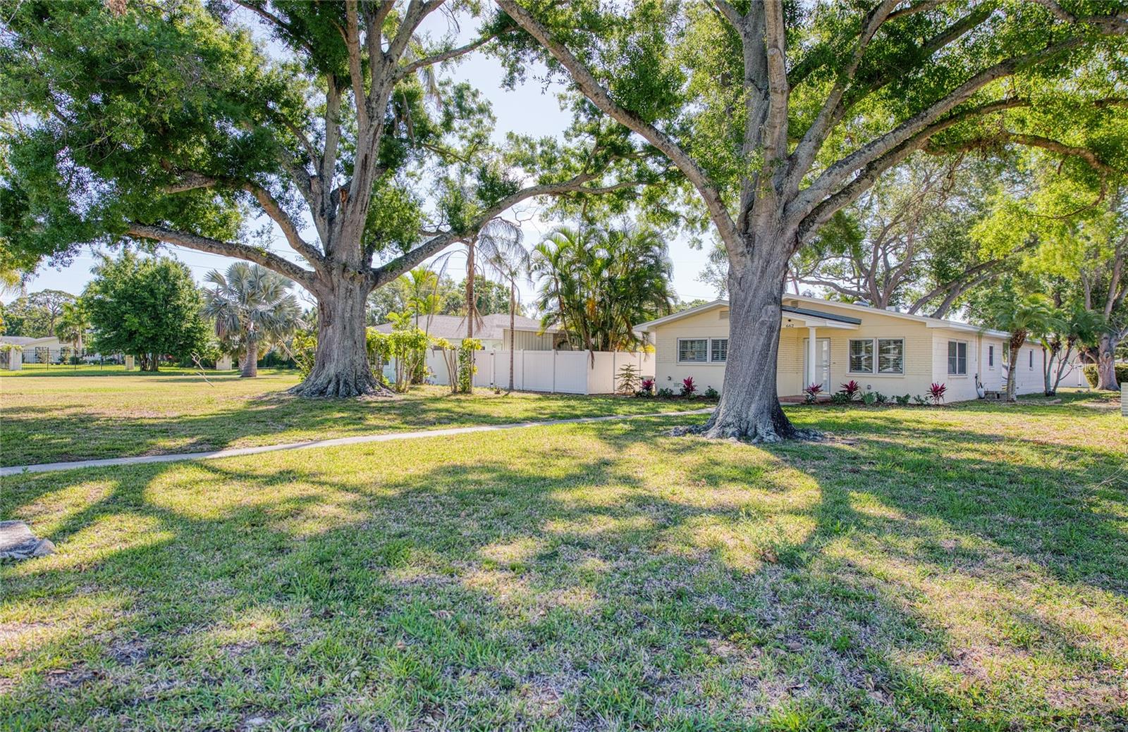 662 VILLAGRANDE AVE S, ST PETERSBURG, FL, 33707