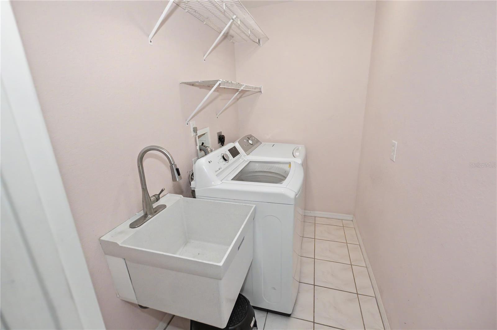 2324 W PRICE BLVD, NORTH PORT, FL, 34286