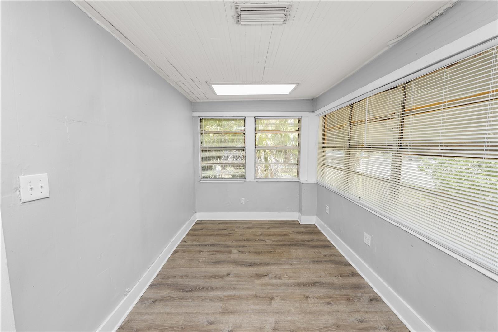 8316 N 12TH ST, TAMPA, FL, 33604