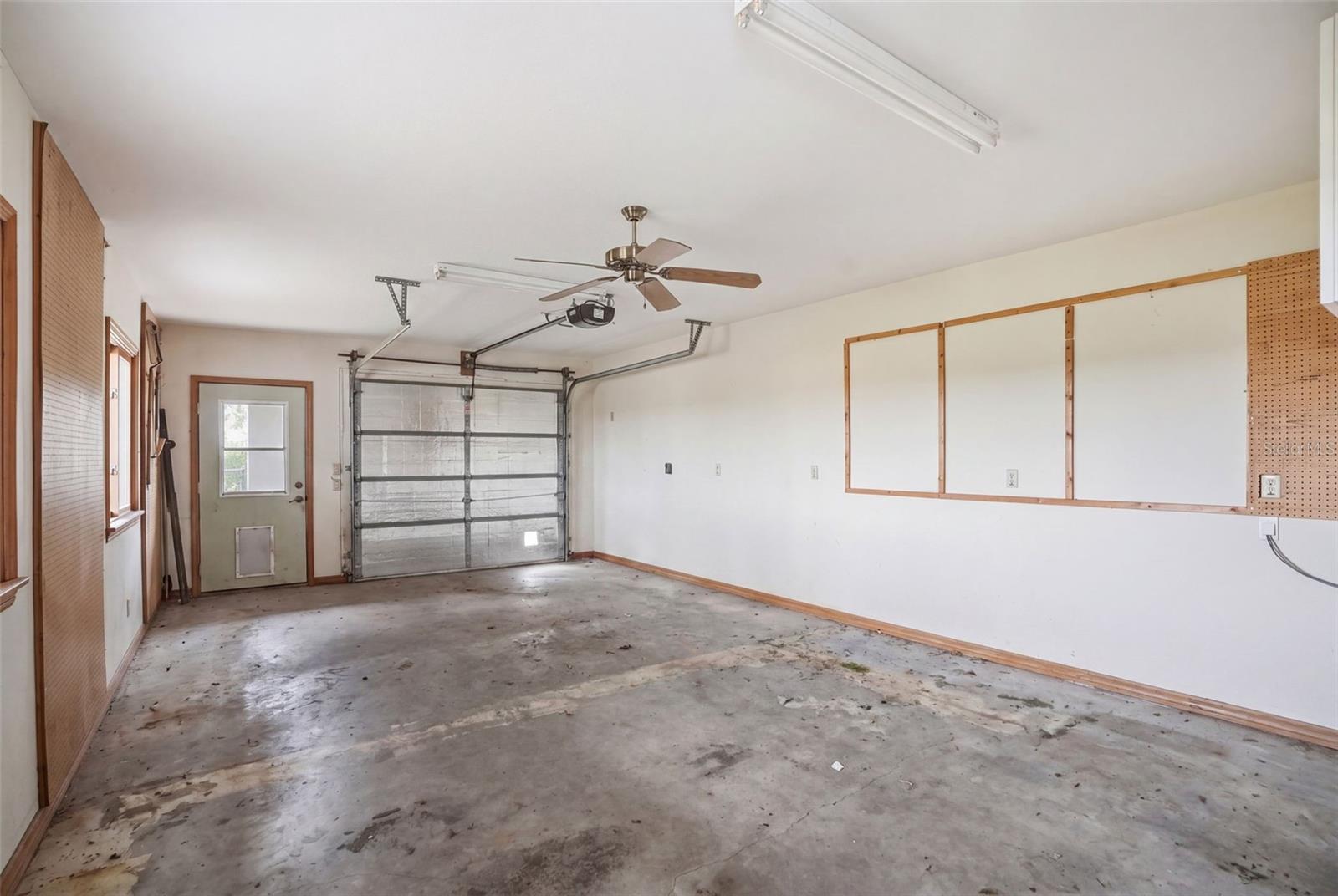 18610 TOWNSEND HOUSE RD, DADE CITY, FL, 33523
