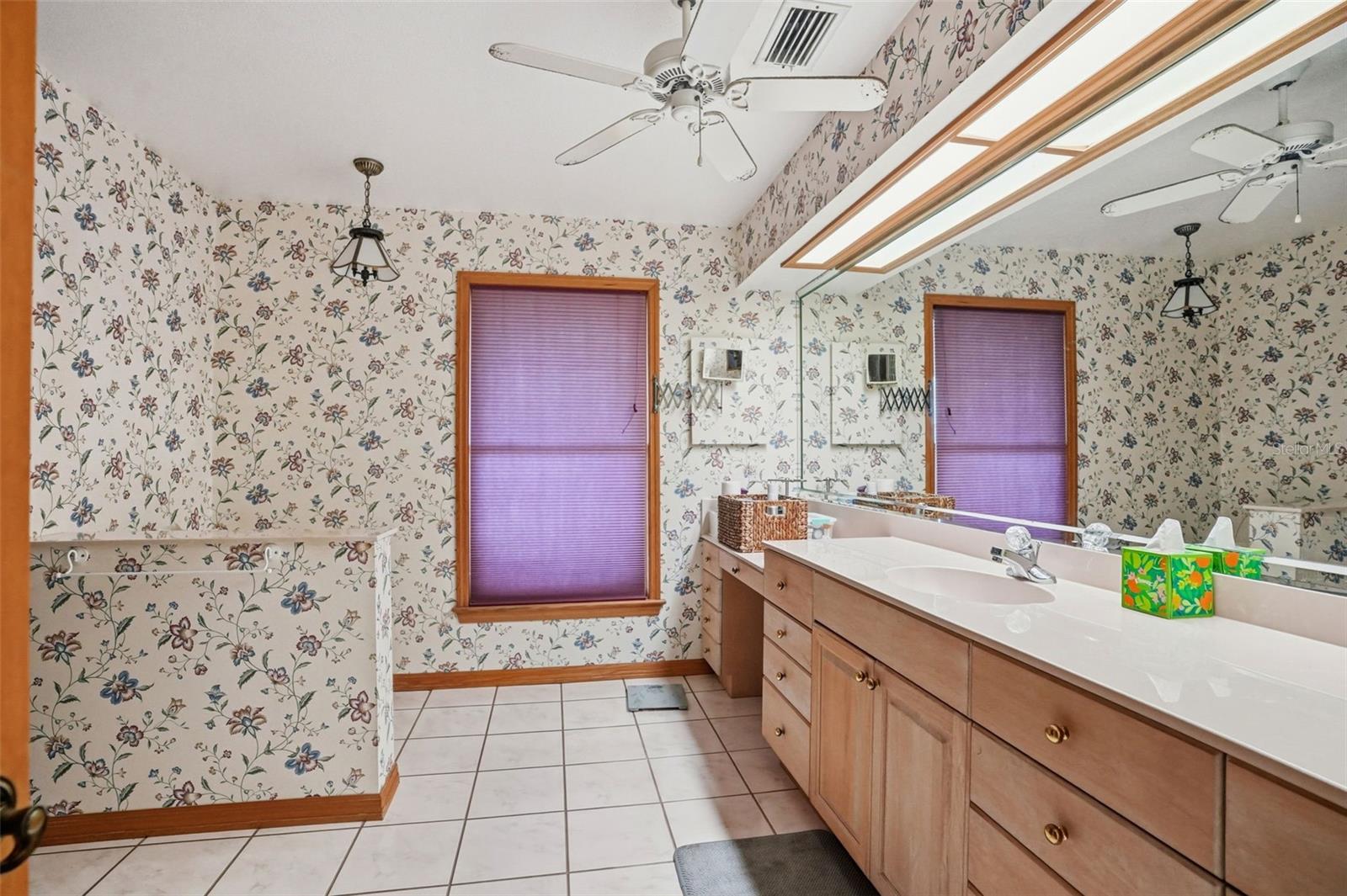 18610 TOWNSEND HOUSE RD, DADE CITY, FL, 33523