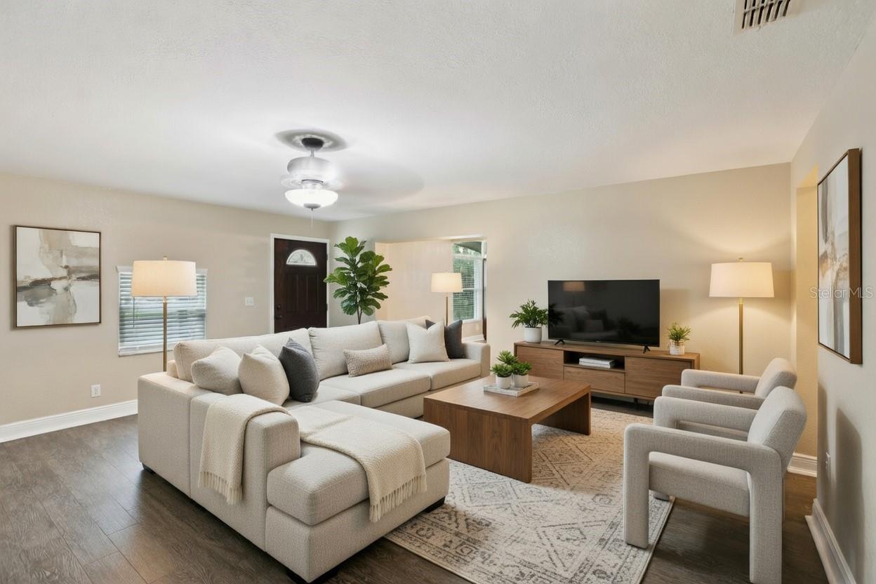 205 SE JEFFERSON CIR N, ST PETERSBURG, FL, 33703