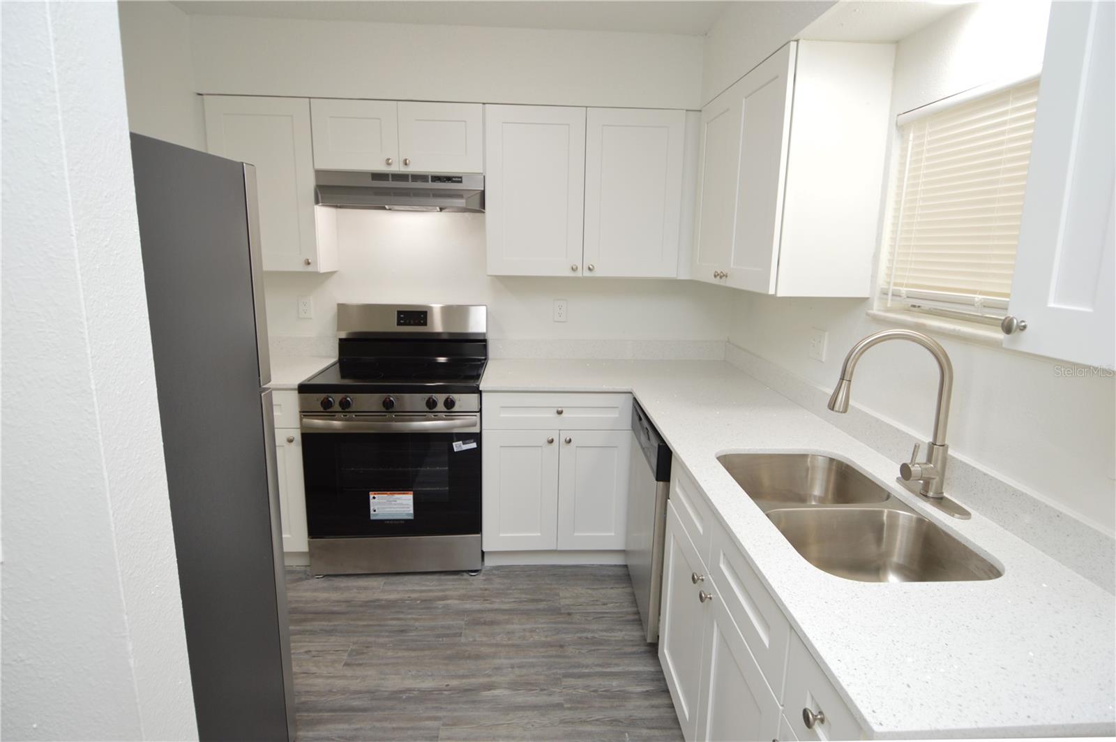 5004 CASTILE PL #463, TAMPA, FL, 33617